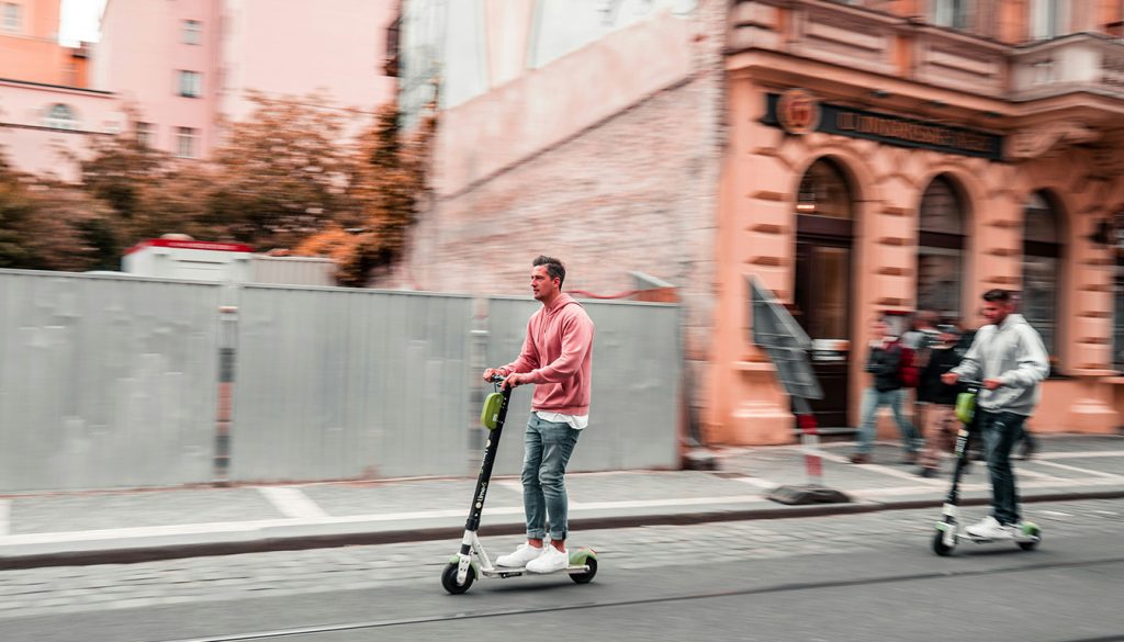 découvrez les raisons pour lesquelles votre trottinette électrique ne s'allume plus et les solutions efficaces pour résoudre ce problème rapidement.