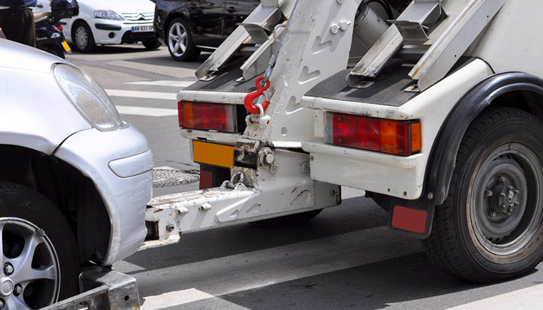 découvrez les démarches essentielles pour récupérer une voiture à la fourrière même si elle n'est pas à votre nom, avec conseils pratiques et procédures à suivre.