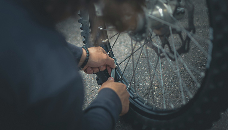découvrez les causes fréquentes du sifflement de roue avant et les solutions adaptées selon le type de véhicule pour un entretien optimal et une conduite sécurisée.