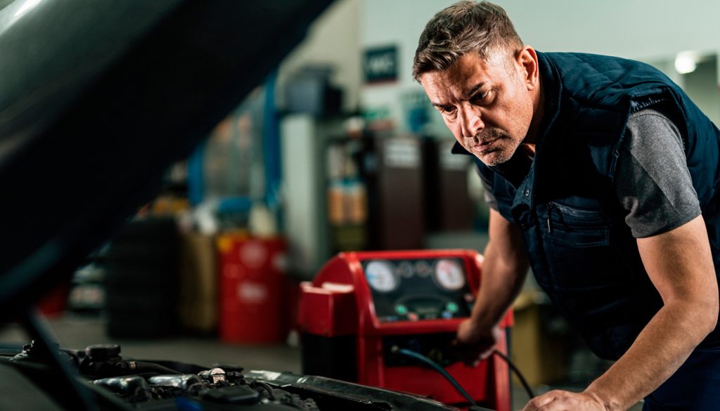 découvrez les causes, symptômes et solutions aux dysfonctionnements du système de dépollution adaptés à votre modèle de voiture pour un entretien optimal et une meilleure performance.