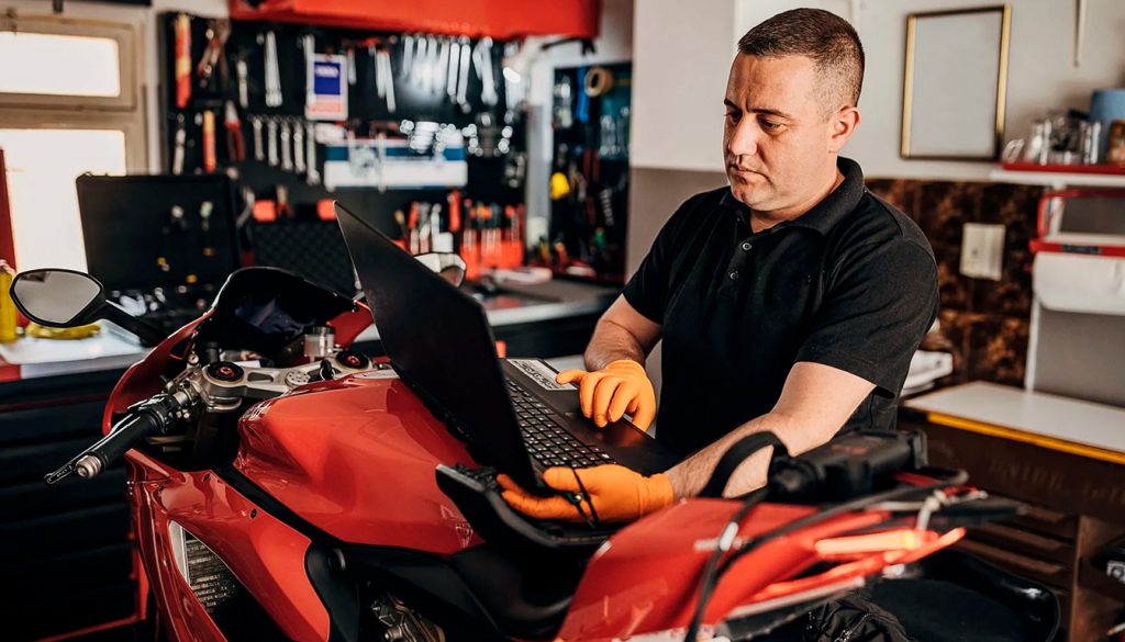 Formation contrôleur technique moto : ce que les nouvelles règles changent pour votre carrière ?