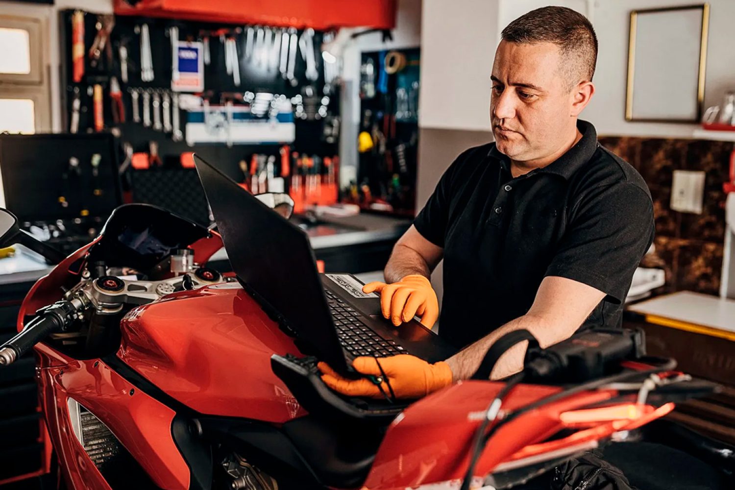 Formation contrôleur technique moto : ce que les nouvelles règles changent pour votre carrière ?