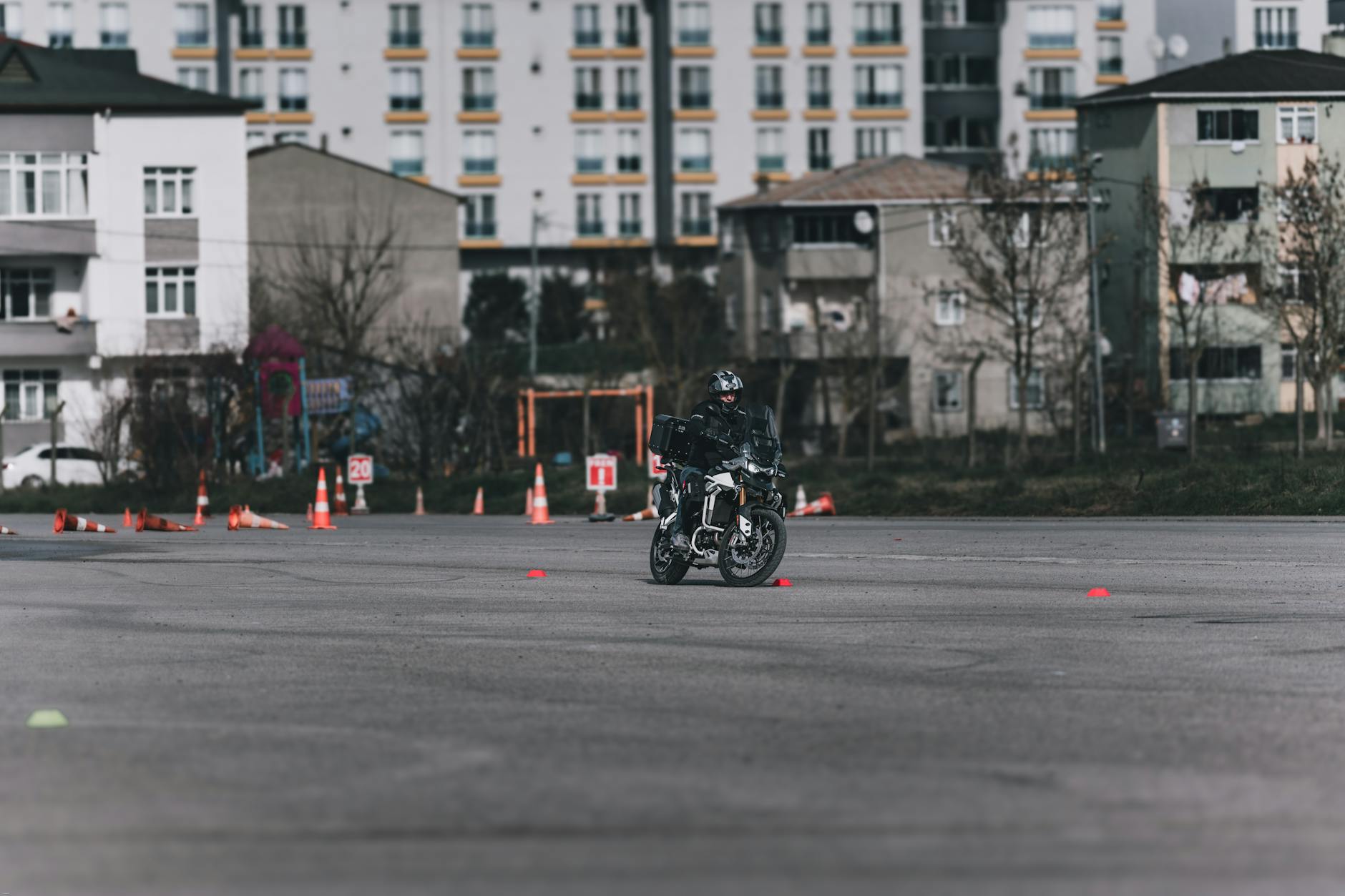 Combien coûte un permis moto — école de formation moto en extérieur