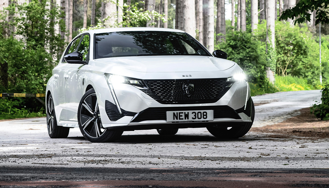 découvrez la signification de puretech pour les voitures peugeot, avec une définition claire et des explications détaillées sur cette technologie innovante.