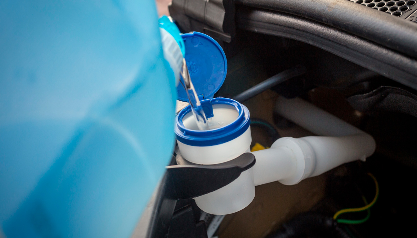 découvrez où se trouvent les gicleurs de lave-glace avant sur votre véhicule et apprenez à les repérer facilement pour un entretien optimal de votre pare-brise.