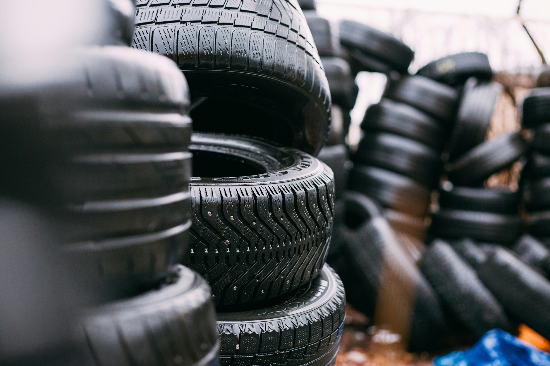 découvrez comment mesurer le diamètre des roues de votre voiture, les tailles les plus courantes et comment cela influence la tenue de route et le confort de conduite.
