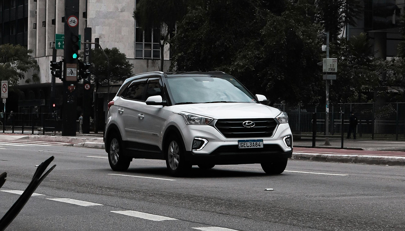 découvrez quelles voitures sont idéales pour parcourir moins de 10 000 km par an, avec une sélection de modèles économiques et adaptés à une faible utilisation.