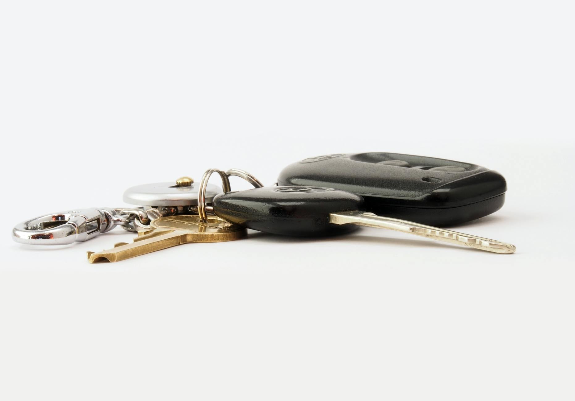 Reproduction d’une clé de voiture : mécanique, électronique ou codée ? — processus de duplication de clé de voiture