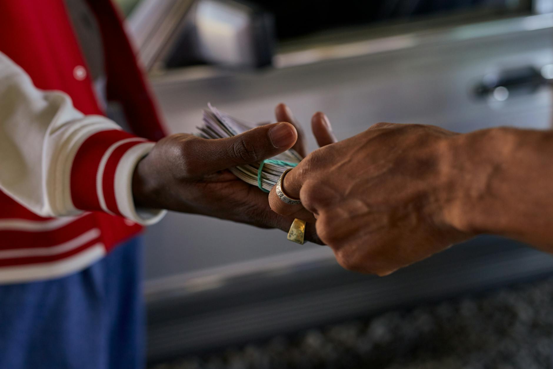Payer une voiture en liquide — paiement en liquide pour voiture
