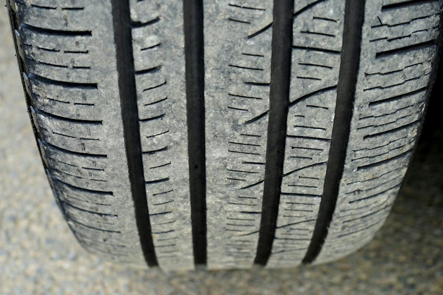 Qu&rsquo;est-ce qu&rsquo;un pneu runflat : fonctionnement, avantages et réparabilité