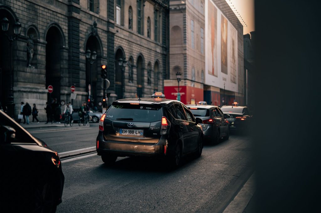 Taxi Paris et prix de — taxi Paris sur rue de la ville