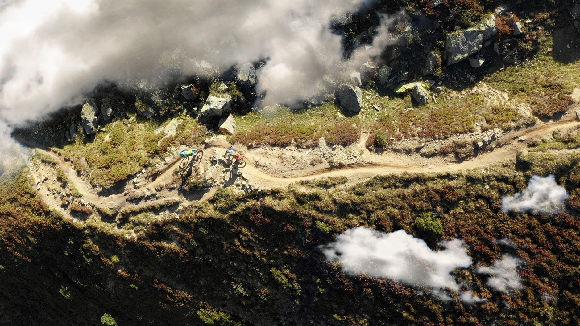 Tour d’horizon du calendrier rando VTT 2024 : structurer sa saison et éviter les pièges — vue panoramique sentier VTT