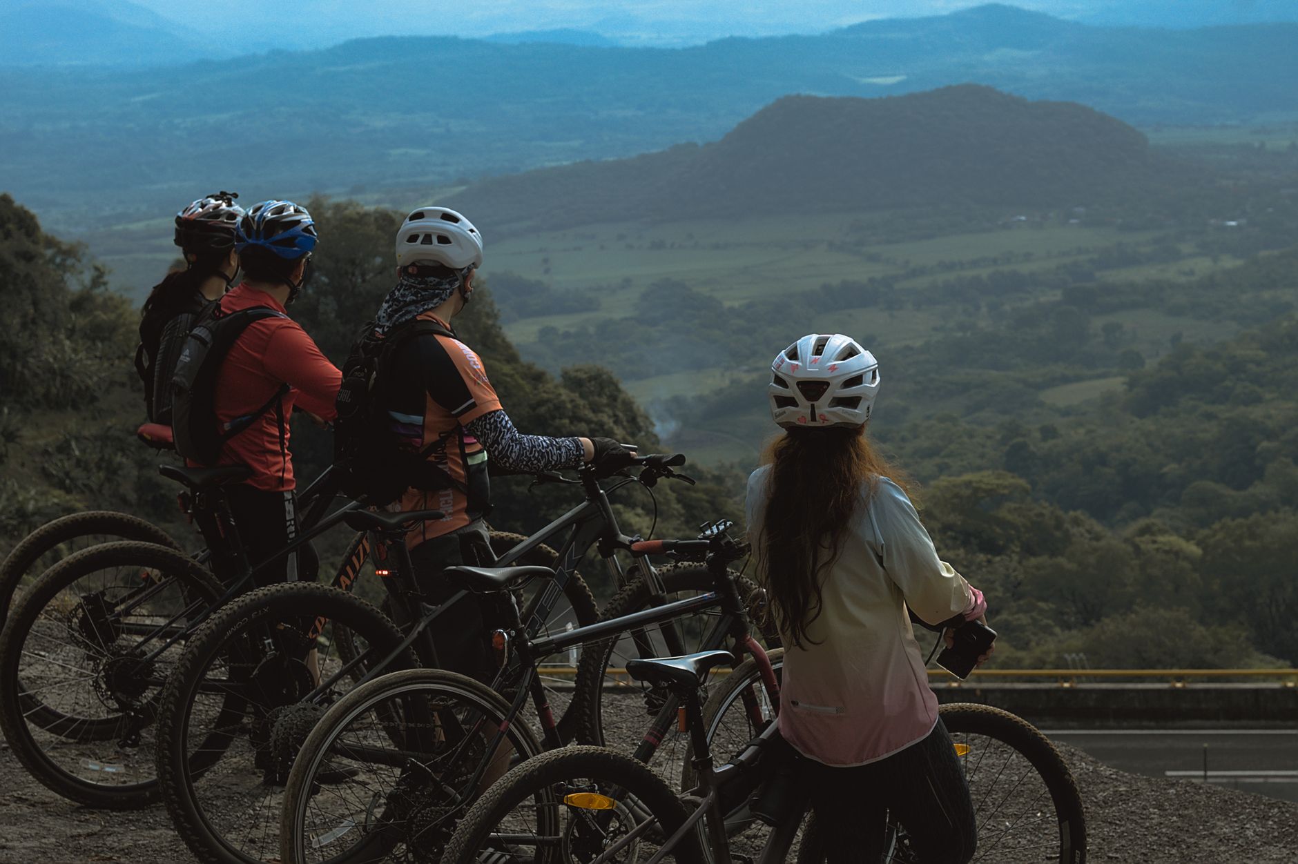 Calendrier rando VTT 2024 toutes — vue panoramique sentier VTT