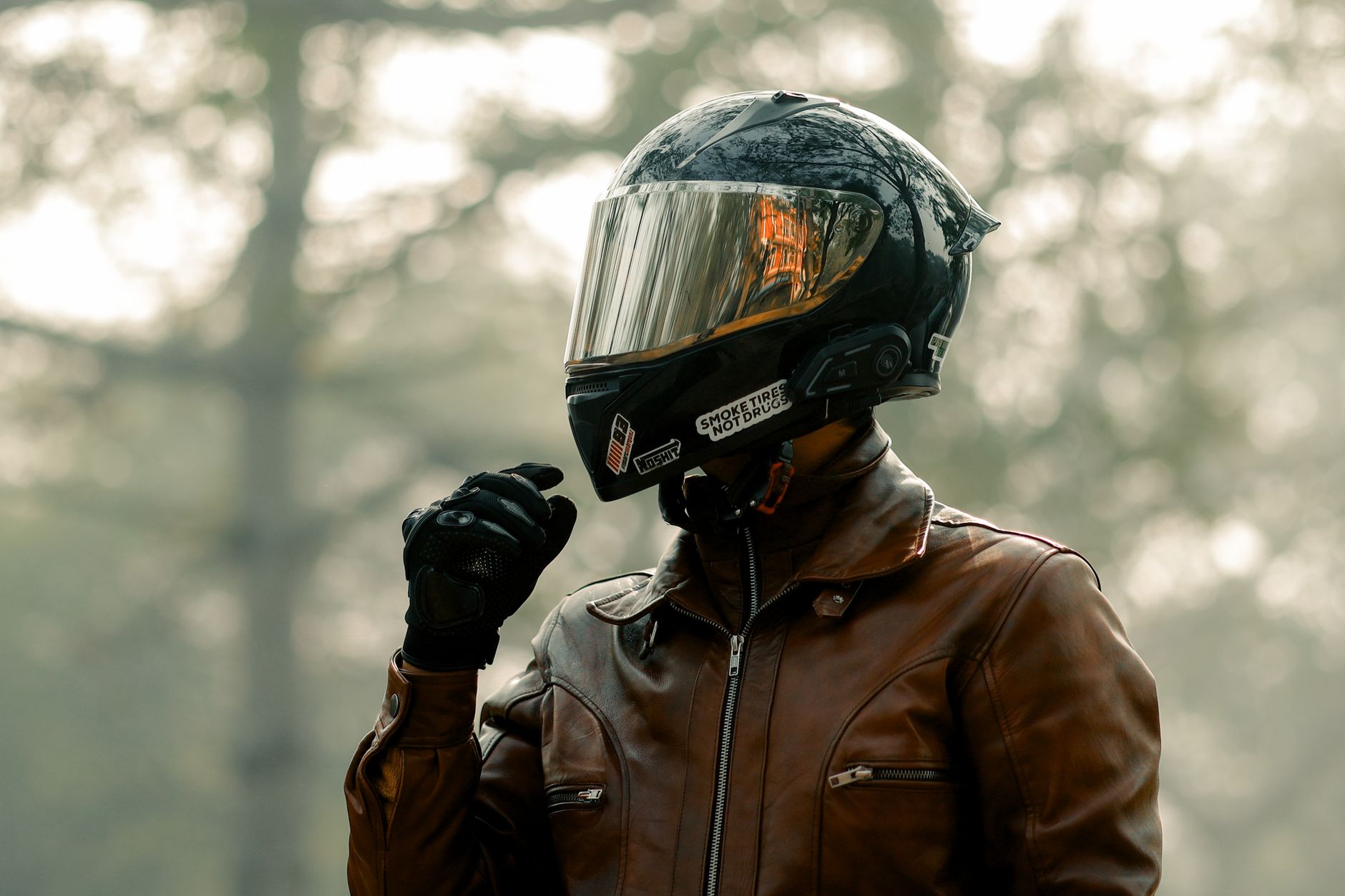Les critères essentiels pour choisir un casque moto Bluetooth intégré homologué — casque moto technologie Bluetooth