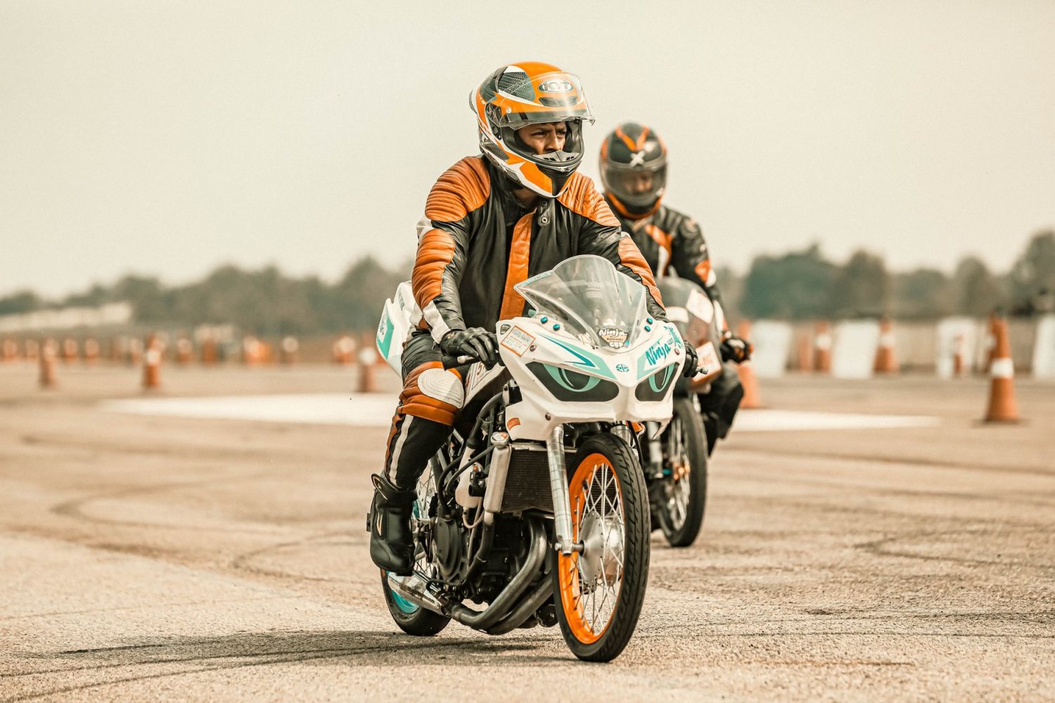 Permis moto en Belgique : démarches, prix, âge et conseils pour réussir