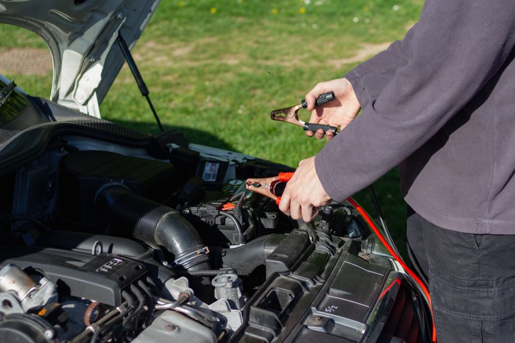 Peut-on laisser charger une batterie — chargeur de batterie de voiture la nuit