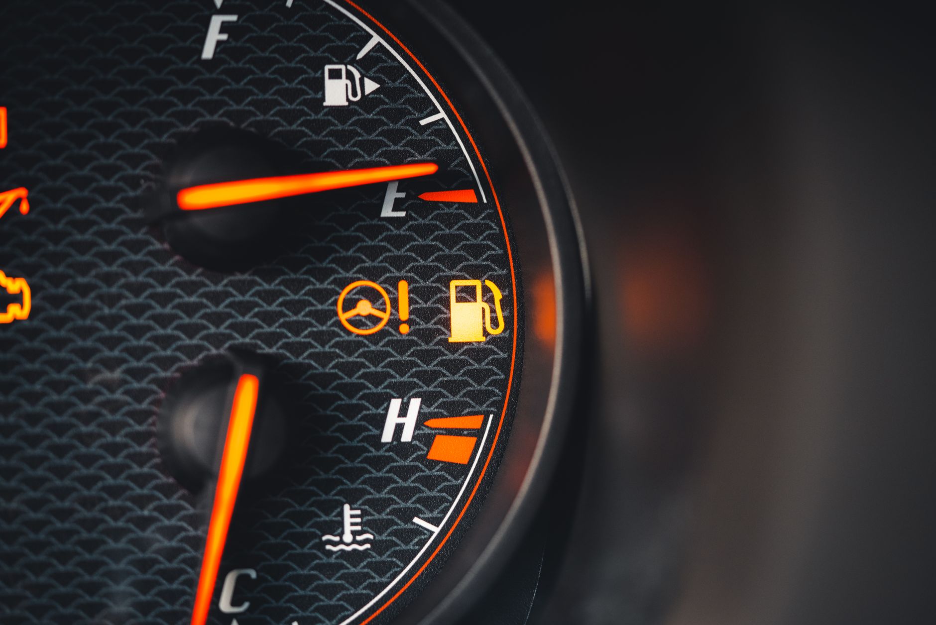 Que signifie le voyant point d’exclamation sur le tableau de bord ? — voyant d'alerte tableau de bord voiture