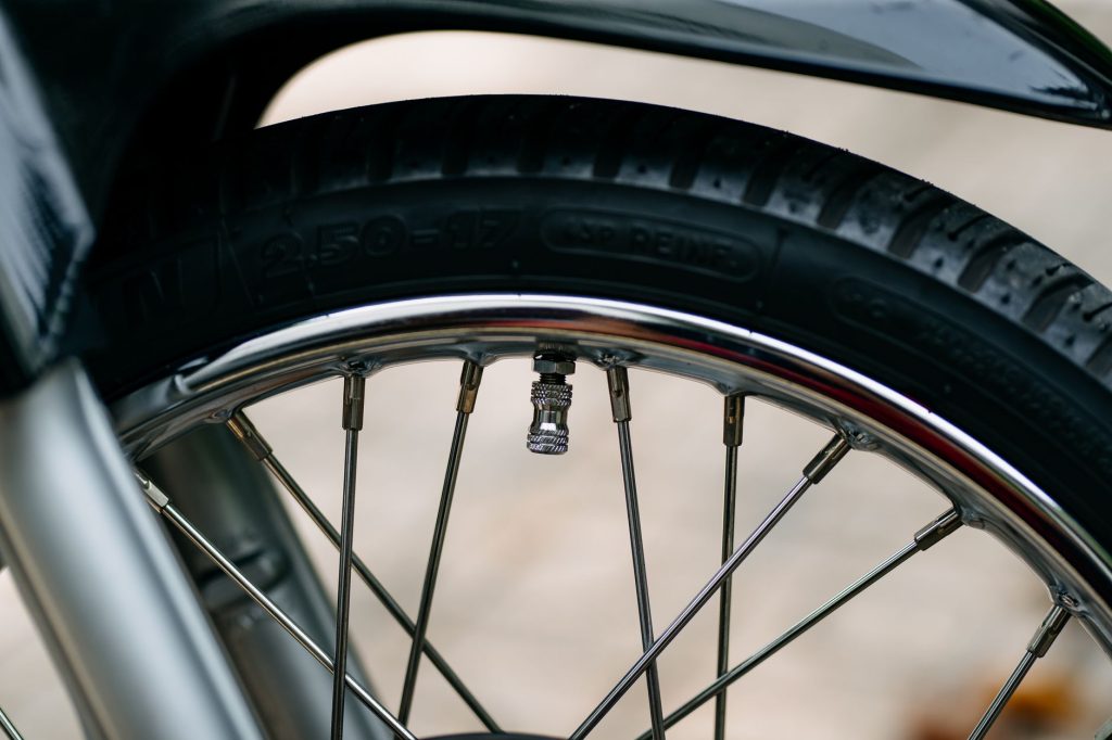 Pression pneu vélo route guide — manomètre pression pneus vélo route