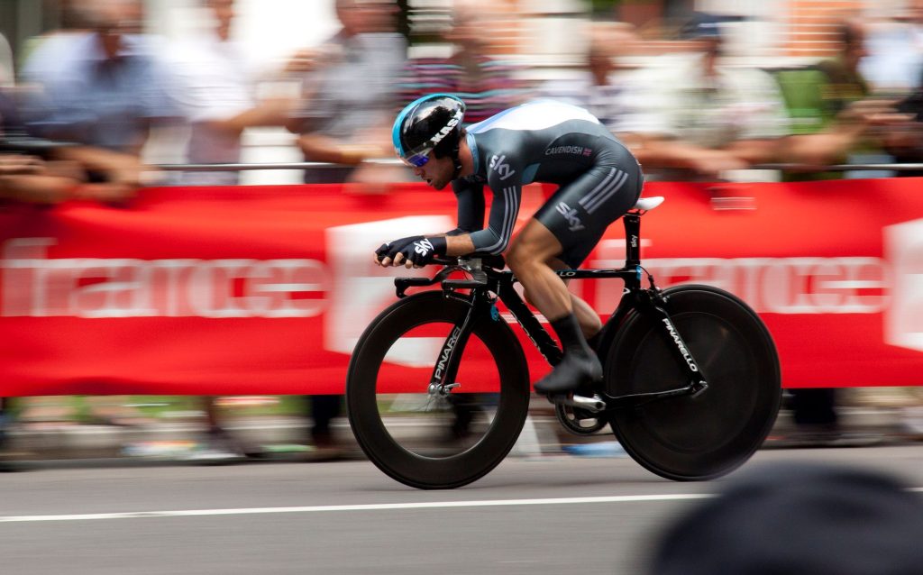 Vitesse moyenne du Tour de — cyclistes en course Tour de France