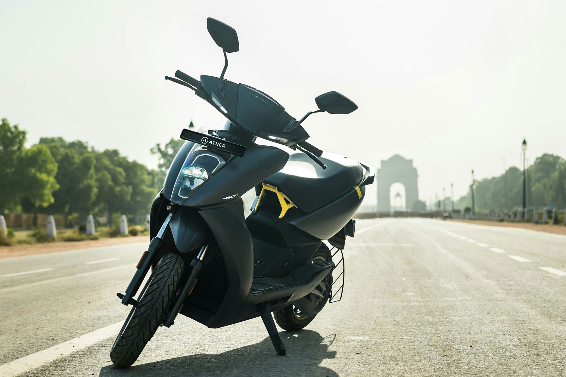 découvrez les démarches pour immatriculer un scooter pour la première fois : documents à fournir, étapes à suivre et conseils pour obtenir votre carte grise.