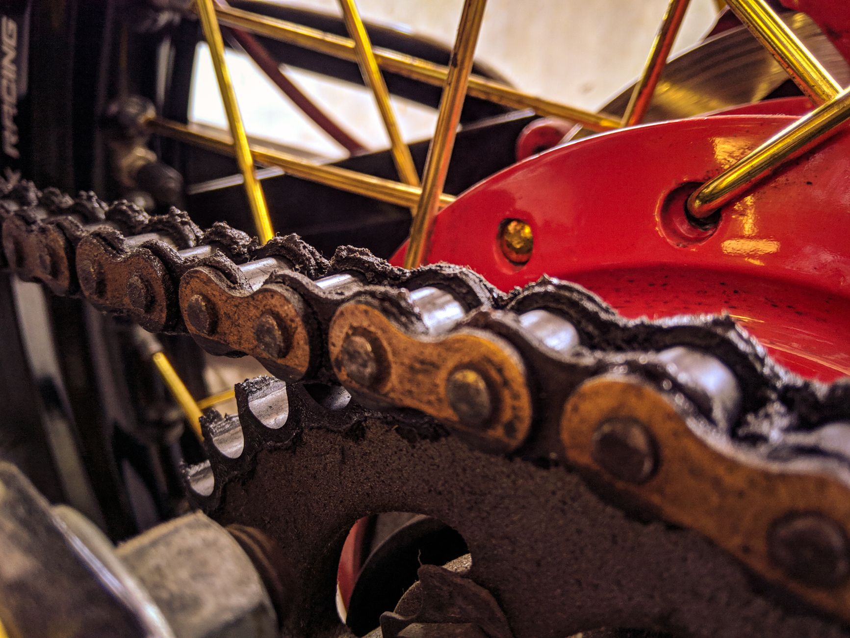 Comment graisser une chaîne moto — processus de lubrification chaîne moto
