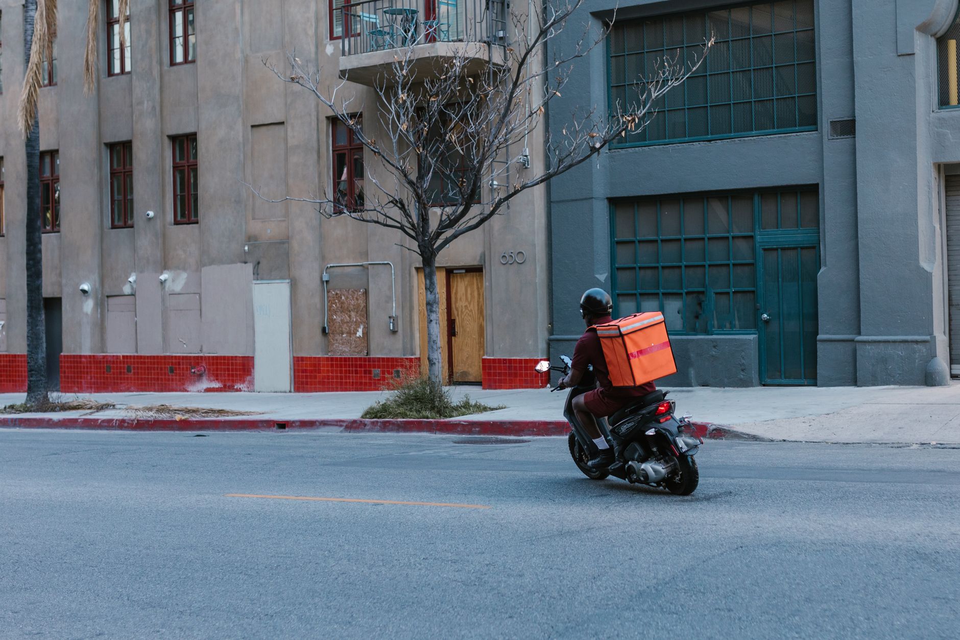 Comment vendre un scooter démarches, — personne vendant un scooter en ligne
